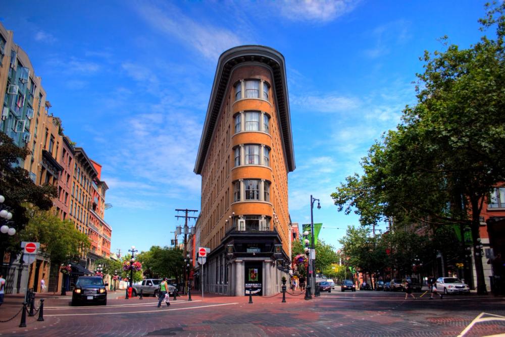 Outdoor Escape Game - The Curse of Gastown’s Thirteenth Bell